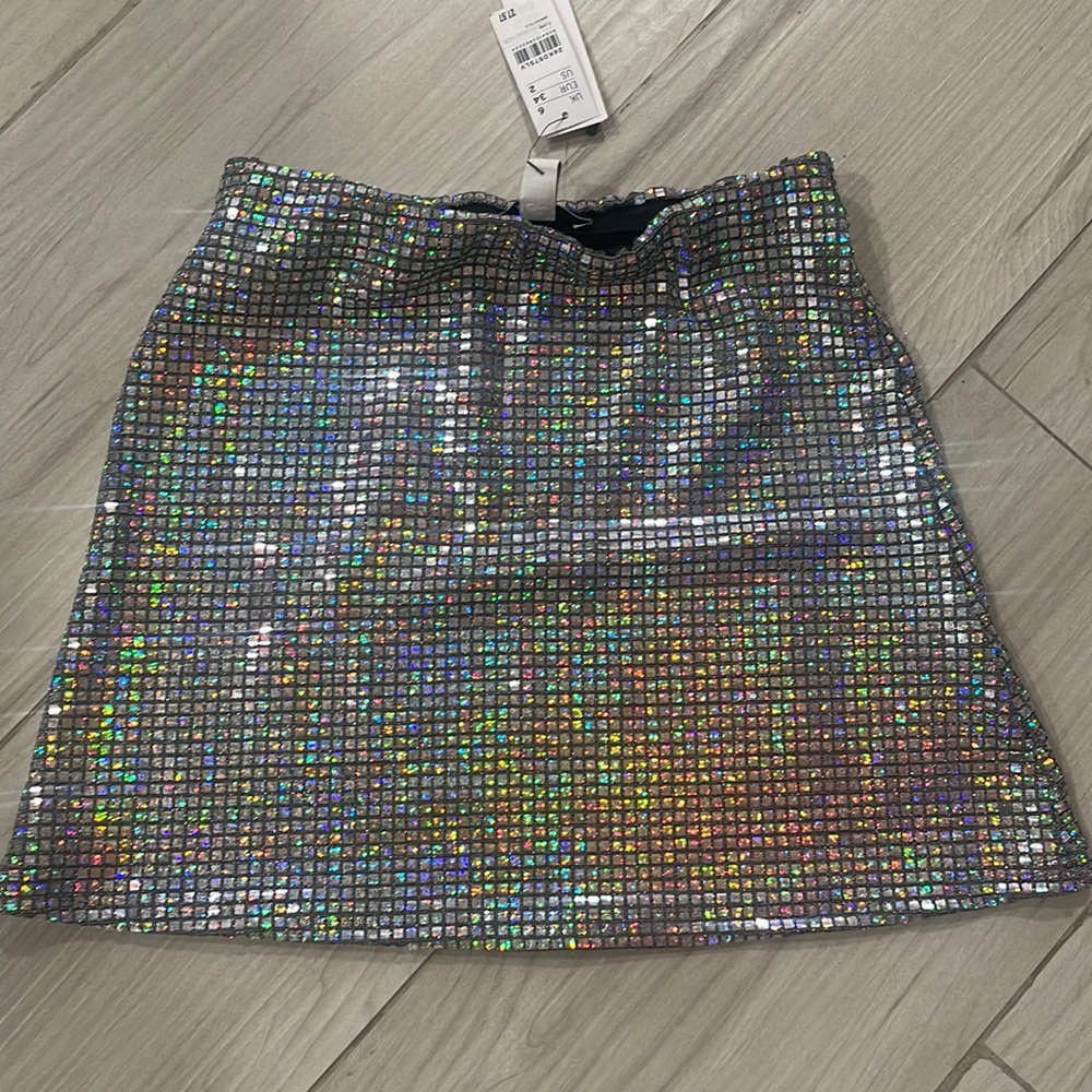 TOPSHOP sequin skirt. Brand new with tags! Size 2